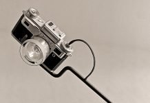 Vintage camera gear turned into unique desk lamps by YStudio Vintage camera gear turned into unique desk lamps by Studio – upcycleDZINE