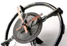Vintage stove hub upcycled into desk clock by Home Made Italia Vintage stove hub upcycled into desk clock by Home Made Italia – upcycleDZINE