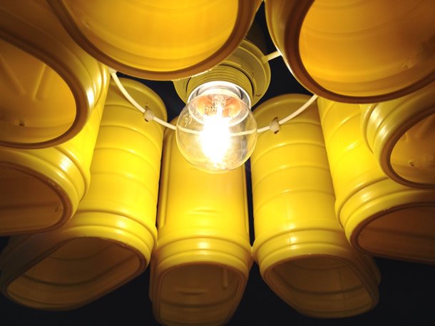 DIY: Container upcycled into CHOCODAISY lampshade by Gilbert de Rooij – upcycleDZINE