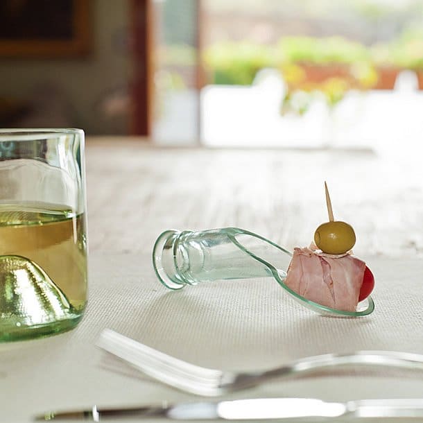 Pure-Bottle: three piece table set out of glass by Lucirmás – upcycleDZINE