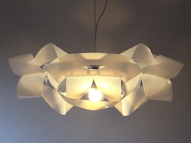 MilkChain: lampshade from milk containers by Gilbert de Rooij – upcycleDZINE