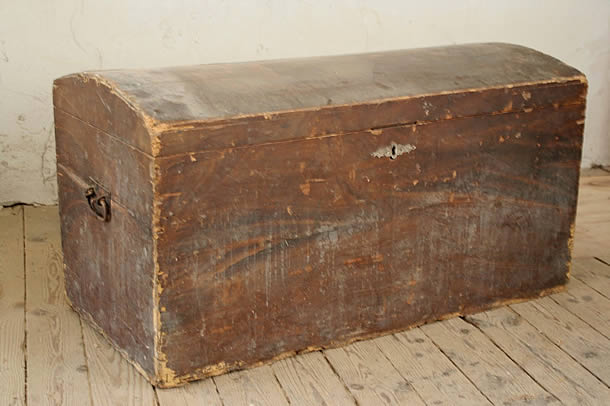 Chest Sofa From Old Into New By Sandman