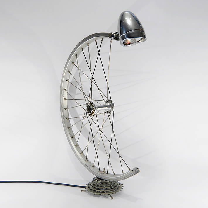 Bicycle parts desk lamp by Bespoke Spokes – upcycleDZINE