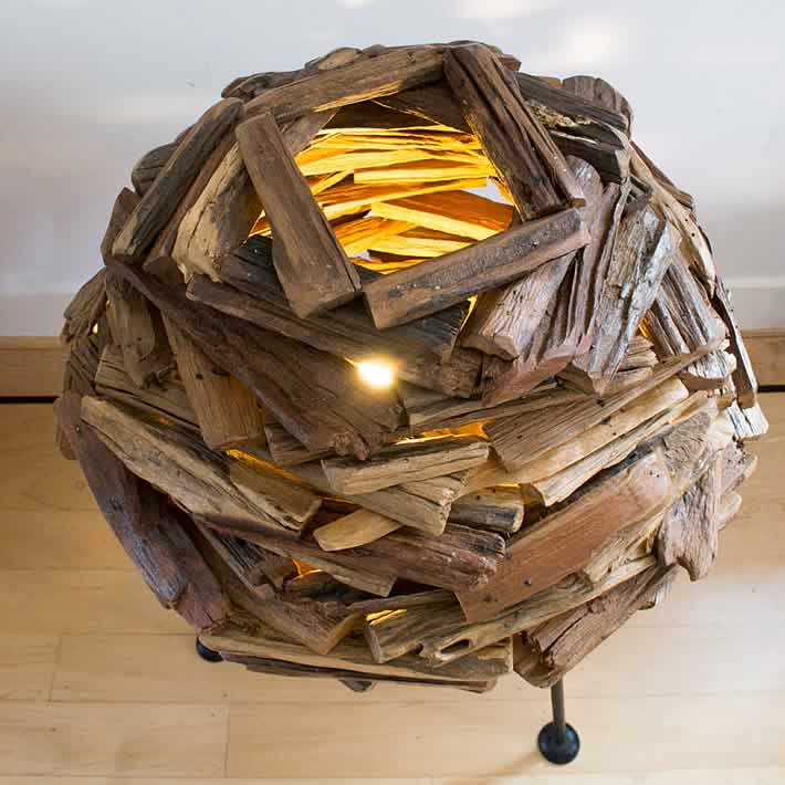 Scrap wood floor lamp by MangoAndMore – upcycleDZINE