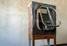 Kino I & II - skylight cabinets by Niek Wagemans – upcycleDZINE