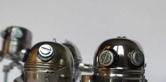 Robot Sculptures out of upcycled waste by Gille Monte Ruici – upcycleDZINE