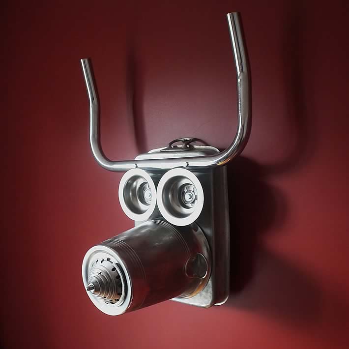 Robot Sculptures out of upcycled waste by Gille Monte Ruici – upcycleDZINE