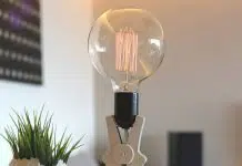CROCO Lamp: upcycled jumper clamp by Monsieur Kacha CROCO Lamp: upcycled jumper clamp by Monsieur Kacha – upcycleDZINE