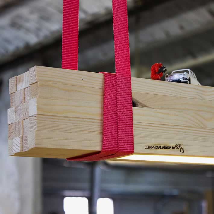 ROUGH: pine wood slats lamp by COMPEIXALAIGUA – upcycleDZINE