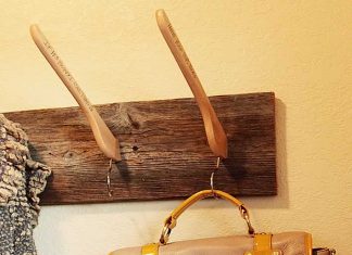 DIY: Wooden Clothes Hangers Rack by Courtney Schutz – upcycleDZINE