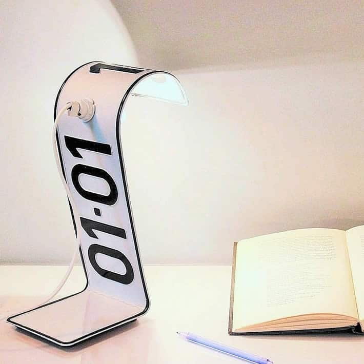 PLATE LAMP: license plate desk lighting by Studio Regev – upcycleDZINE