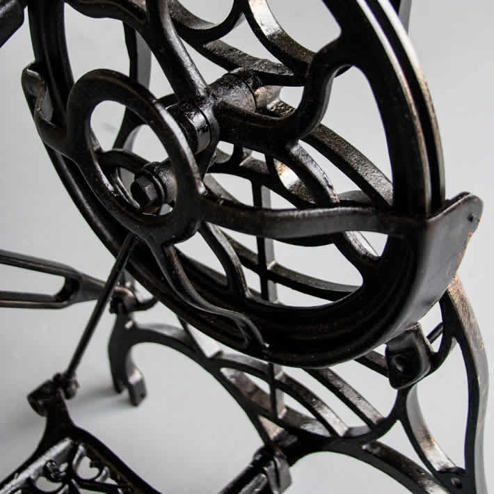 ENTRYWAY TABLE: elegant wood and ironware by Jonathan Tommey – upcycleDZINE