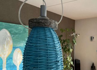 DIY: Wicker planters turned into eco friendly lampshades Wicker lampshade end result above table | upcycleDZINE