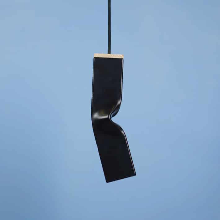 Bendy upcycle black pendant lamp by Tolhuijs | upcycleDZINE